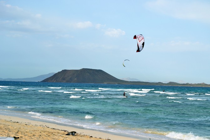 Lina kitesurfing at Flag beach