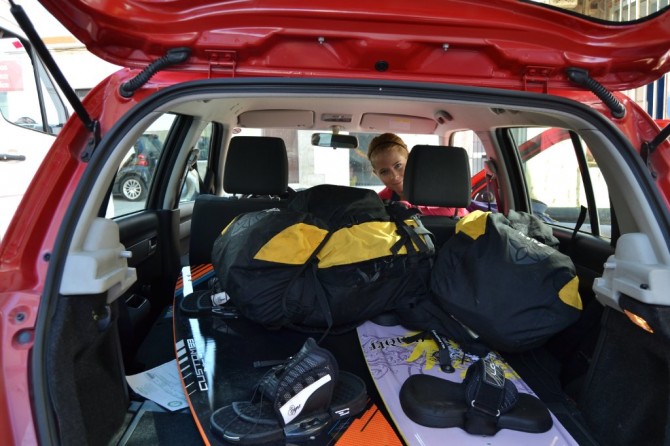 Rent a car that you pick up at Malaga airport, then load it up with the kitegear and start driving towards Tarifa Rent a car that you pick up at Malaga airport, then load it up with the kitegear and start driving towards Tarifa